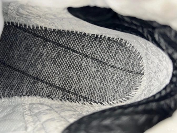 Bmlin Jordan 318376-041 23 UNC 0823